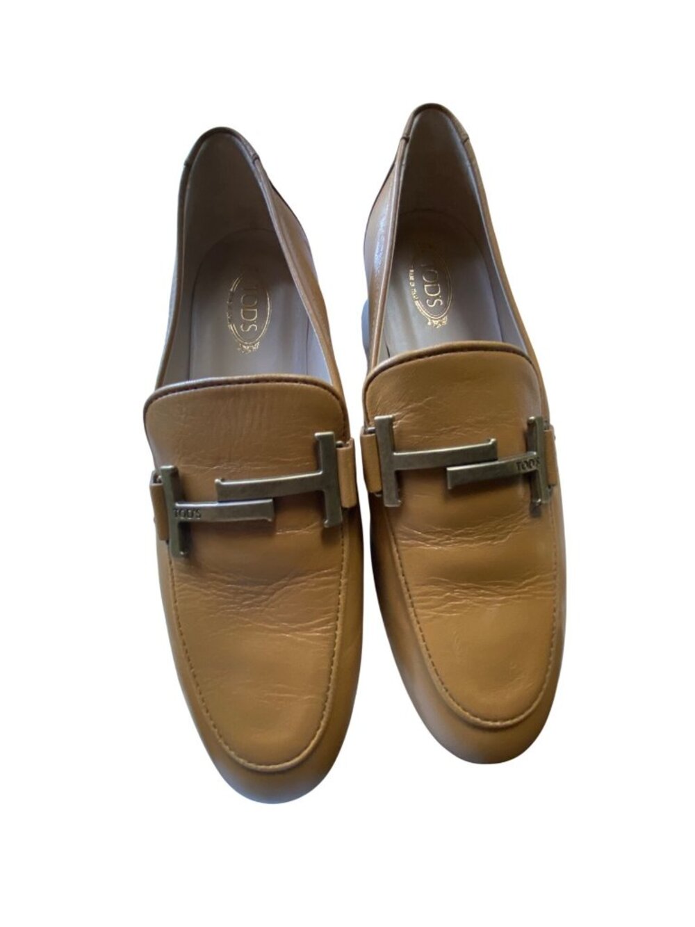 Tods Womens Tan Leather Loafers With Gold Hardware Size 36 Made In Italy